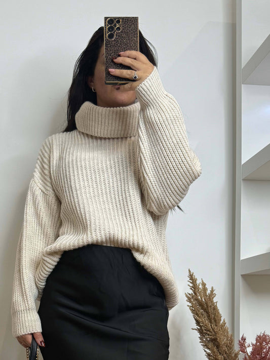Pull col roulé oversize beige